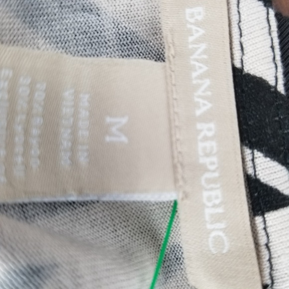 Banana Republic B/W SMALL TANK TOP 282 - Picture 7 of 7